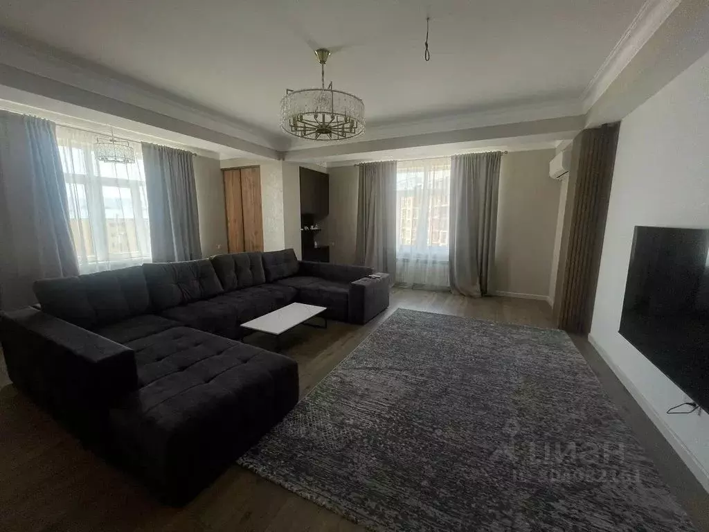 2-к кв. Дагестан, Каспийск ул. Ленина, 39А (110.0 м) - Фото 0