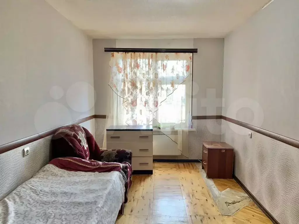 Комната 12 м в 1-к., 1/2 эт. - Фото 0
