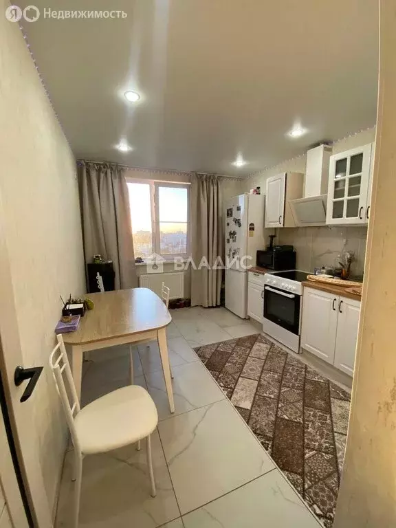 1-комнатная квартира: Волгоград, улица Расула Гамзатова, 19 (36.7 м) - Фото 0