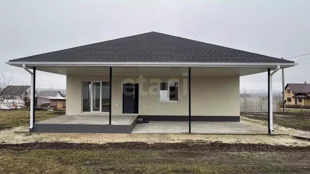 Дом в Белгородская область, Старый Оскол ул. Нижегородская, 8 (100 м) - Фото 1