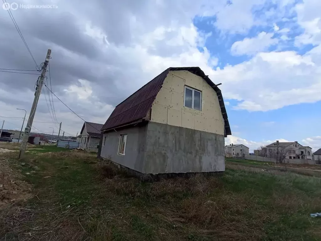 Дом в Волгоград, микрорайон Солнечный, Осенняя улица (117 м) - Фото 1