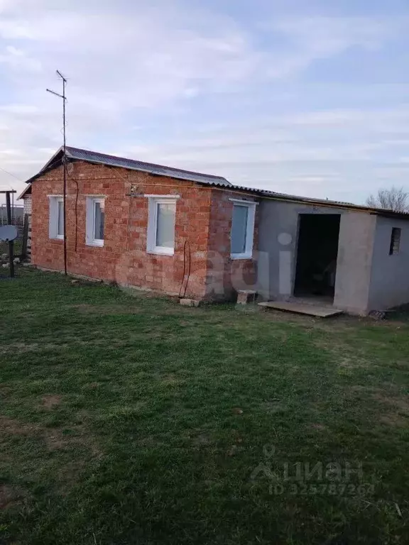 Дом в Калмыкия, Кетченеровское с/мо, пос. Шин Мер  (46 м) - Фото 1