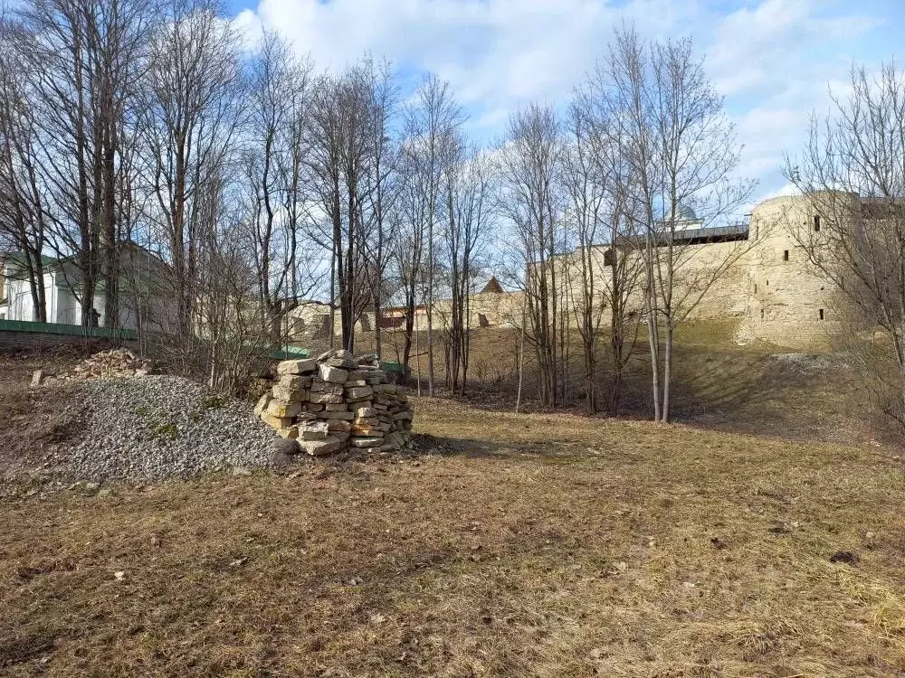 Участок в Псковская область, Печорский муниципальный округ, д. Изборск ... - Фото 1