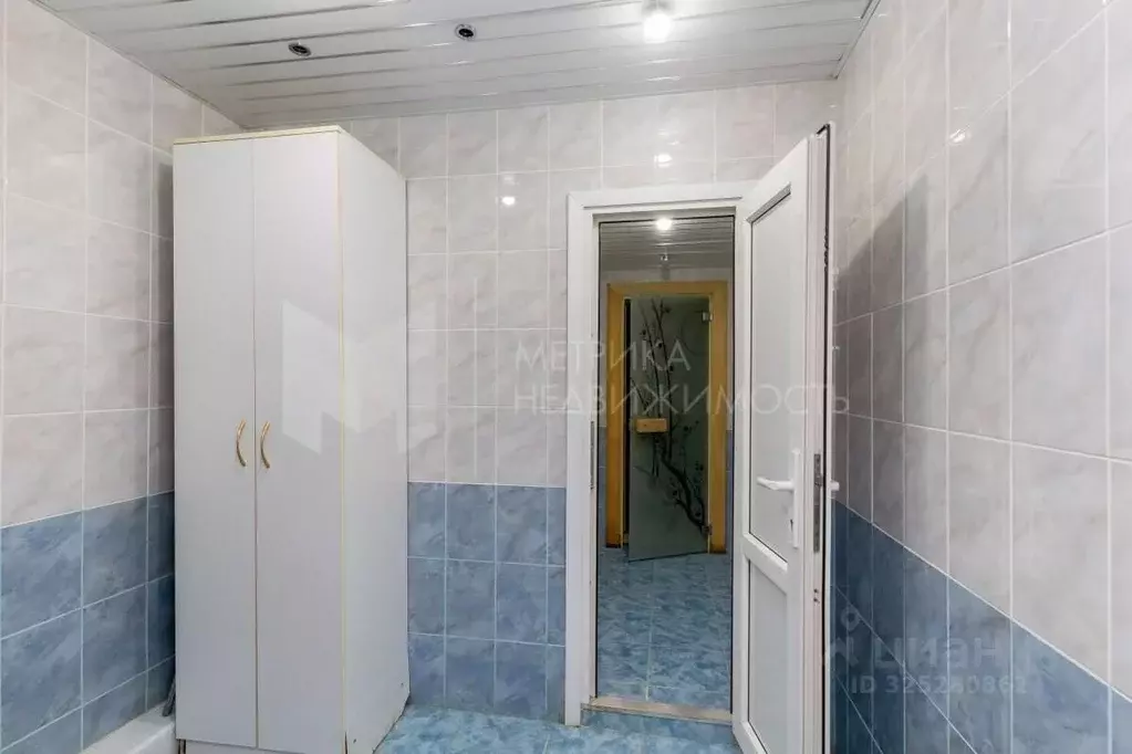 Офис в Тюменская область, Тюмень ул. Чернышевского, 2Бк9 (215 м) - Фото 1