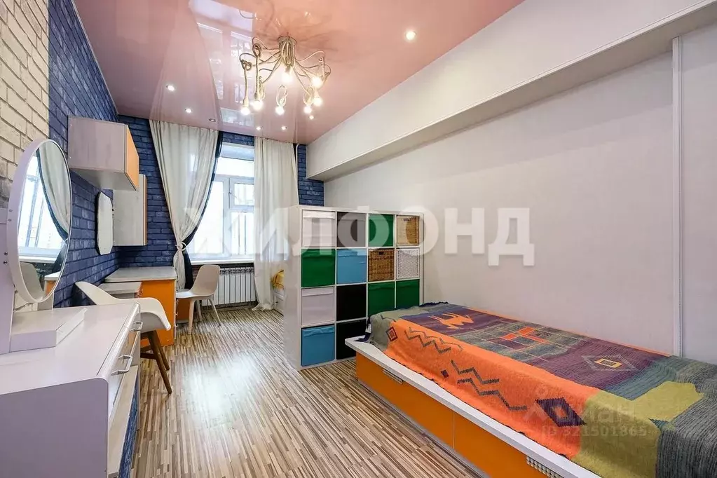 3-к кв. Новосибирская область, Новосибирск Красный просп., 157 (90.0 ... - Фото 0