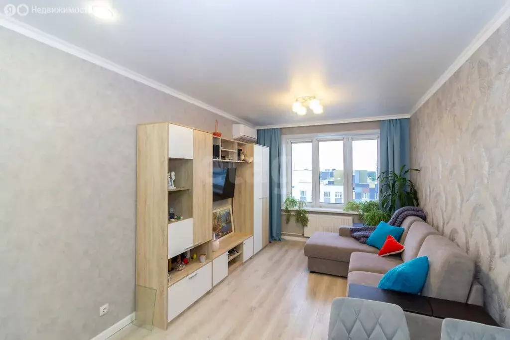1-комнатная квартира: Тюмень, улица Василия Подшибякина, 15к1 (46.3 м) - Фото 1