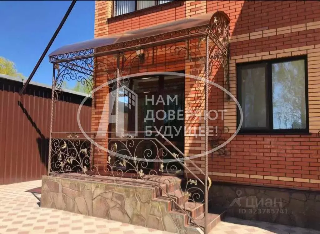 Дом в Пермский край, пос. Куеда ул. Спорта (308 м) - Фото 1