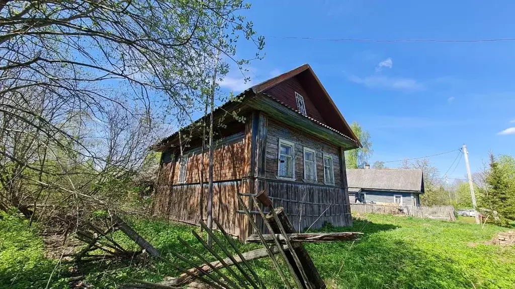 Дом в Новгородская область, Маловишерский район, Бургинское с/пос, д. ... - Фото 0