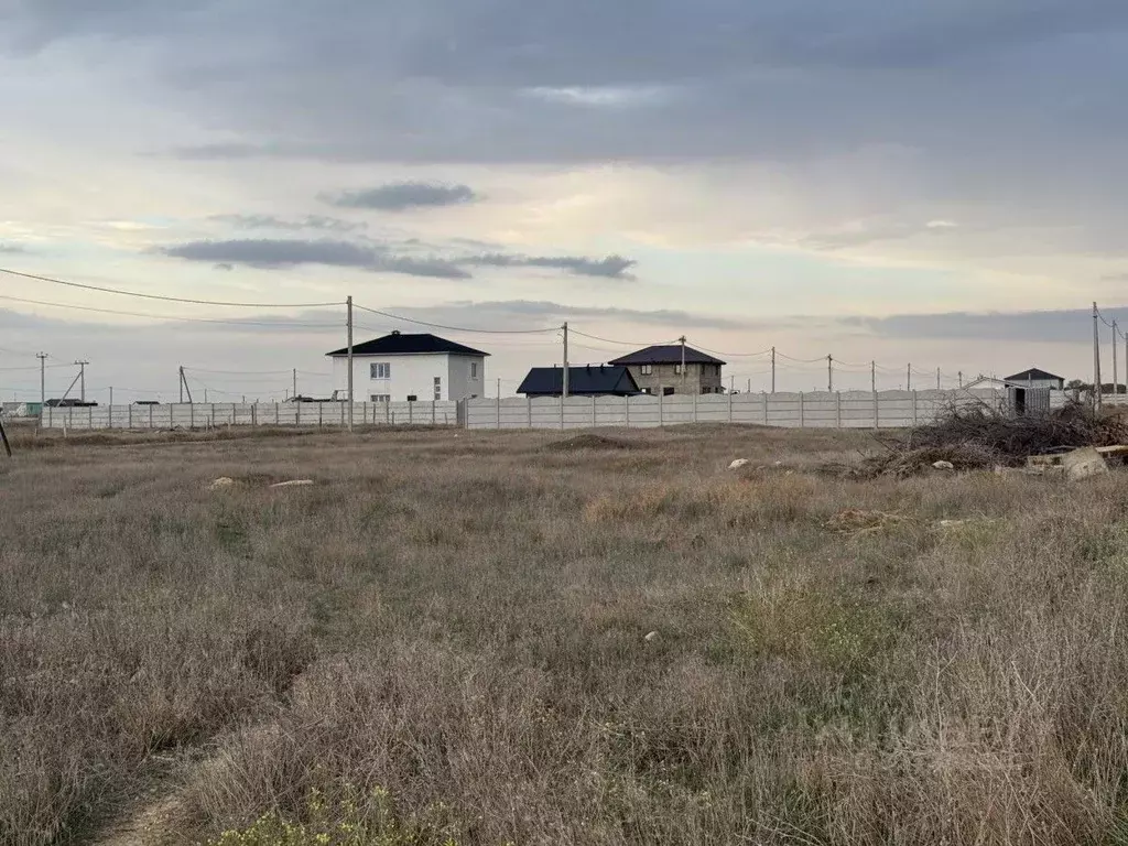 Участок в Крым, Сакский район, Молочненское с/пос, с. Витино  (10.0 ... - Фото 1