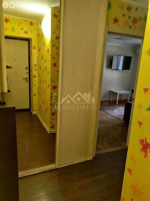 4-комнатная квартира: Владикавказ, улица Астана Кесаева, 25 (60 м) - Фото 2