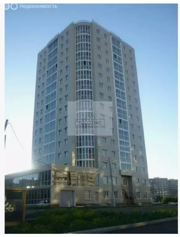 Квартира-студия: Магнитогорск, улица 50-летия Магнитки, 35к1 (61.8 м) - Фото 1