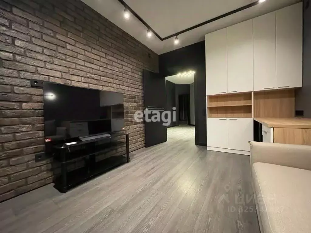 2-к кв. Санкт-Петербург ул. Парфеновская, 7к1 (62.6 м) - Фото 1