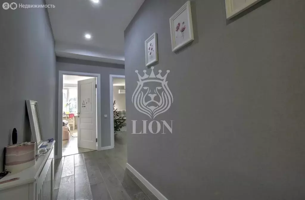 3-комнатная квартира: Алушта, Платановая улица, 1 (83.1 м) - Фото 1