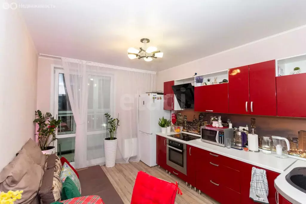 1-комнатная квартира: Тюмень, улица Александра Протозанова, 12к1 (36.9 ... - Фото 2