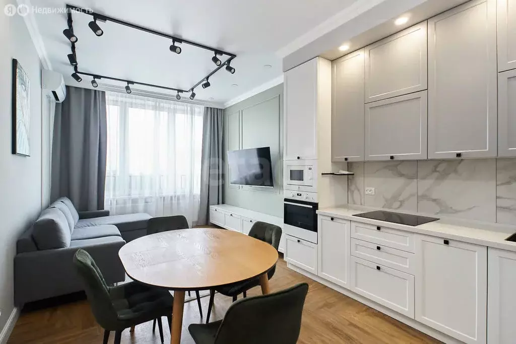 3-комнатная квартира: Тюмень, улица Газовиков, 34 (80.8 м) - Фото 1