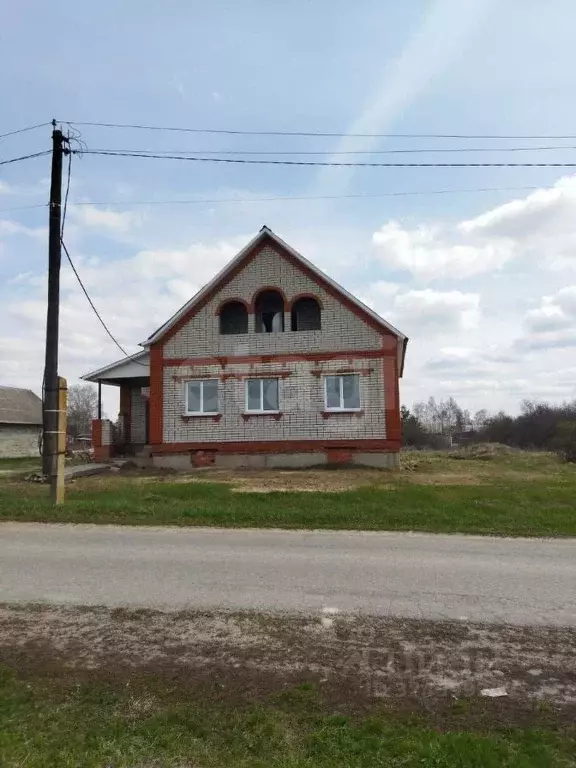 Дом в Белгородская область, Старооскольский городской округ, с. ... - Фото 1