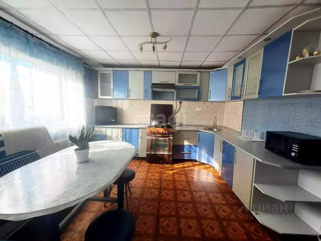 4-к кв. Белгородская область, Валуйки ул. Демьяна Бедного, 10 (99.8 м) - Фото 0