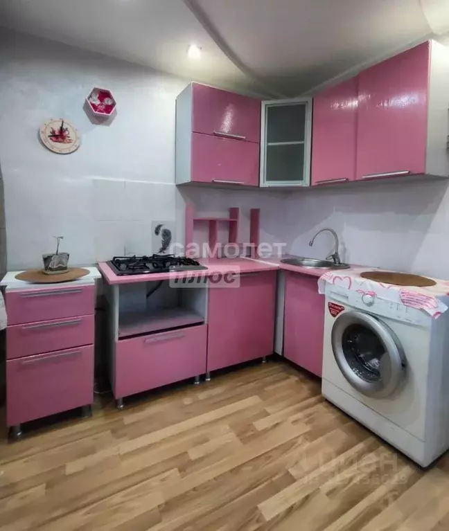 3-к кв. Астраханская область, Астрахань ул. Нариманова, 2В (58.5 м) - Фото 0