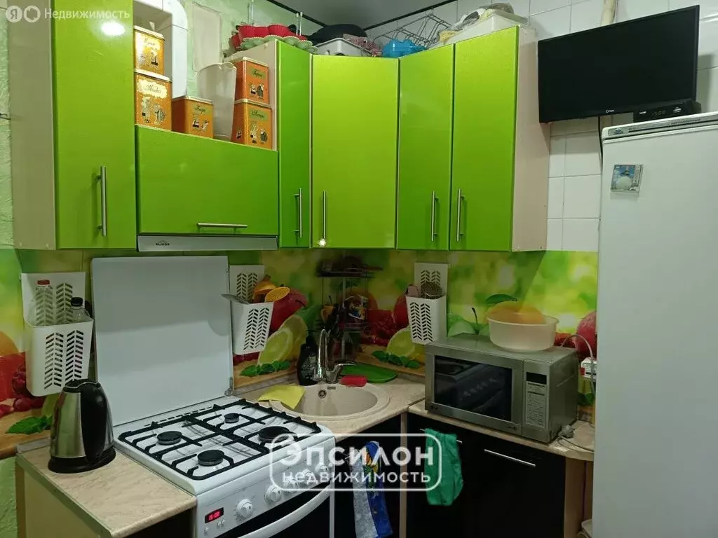 3-комнатная квартира: Курск, 2-я Рабочая улица, 1 (55.9 м) - Фото 0
