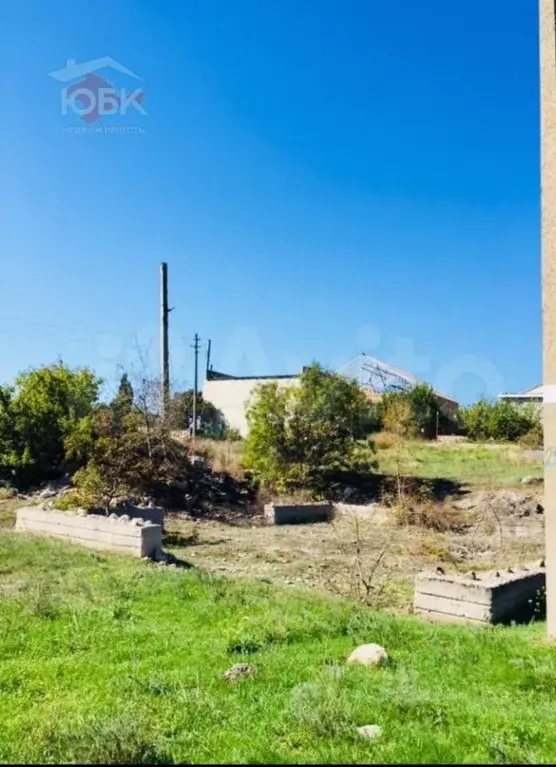 Участок в Крым, Черноморское пгт ул. Садовая, 24 (9.0 сот.) - Фото 0