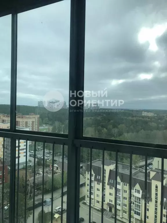 2-к кв. Свердловская область, Екатеринбург Уктус жилрайон,  (73.0 м) - Фото 1