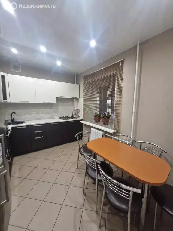 2-комнатная квартира: Киров, улица Пугачёва, 11 (59.3 м) - Фото 2