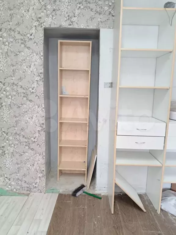 Комната 15 м в 3-к., 2/4 эт. - Фото 1
