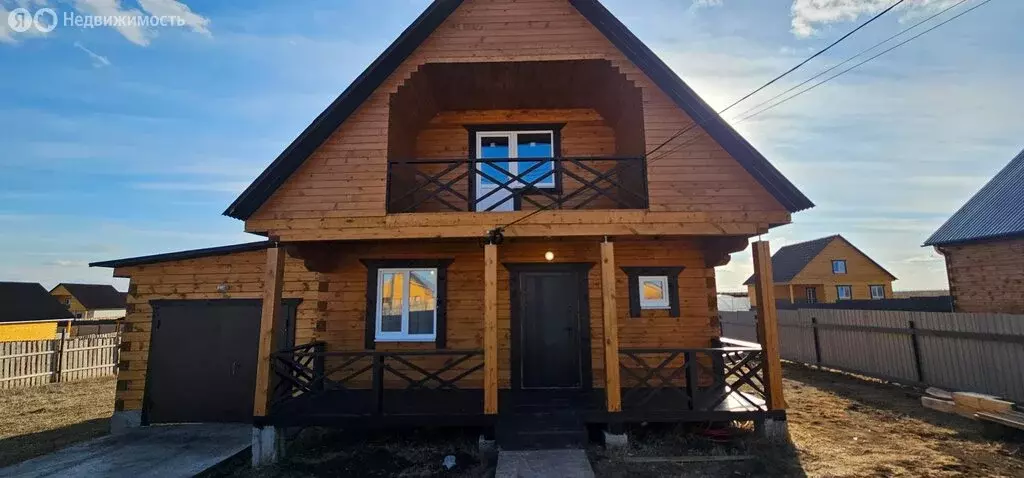 Дом в село Урик, Светлая улица (180.2 м) - Фото 1