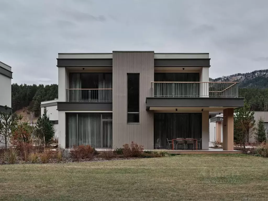 Дом в Алтай, Чемальский район, с. Чепош Родниковая ул., 84 (180 м) - Фото 1