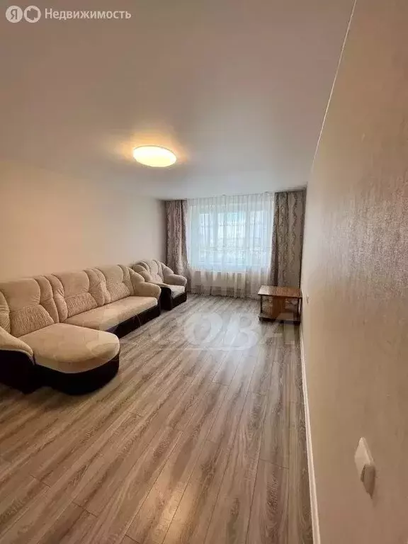 2-комнатная квартира: Тюмень, улица Василия Малкова, 12 (64.9 м) - Фото 1