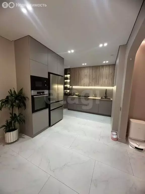 3-комнатная квартира: Калининград, Елизаветинская улица, 3 (86 м) - Фото 0