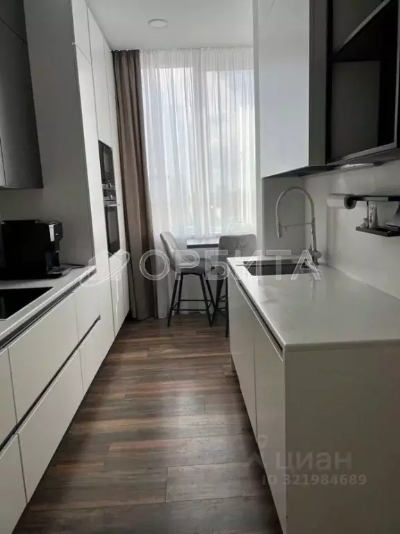4-к кв. Тюменская область, Тюмень ул. Газовиков, 73 (80.7 м) - Фото 1