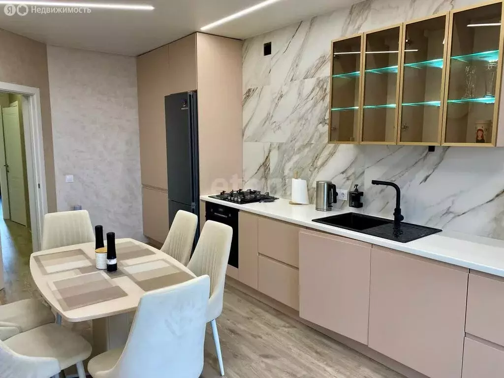3-комнатная квартира: Калининград, Артиллерийская улица, 87 (80.5 м) - Фото 0