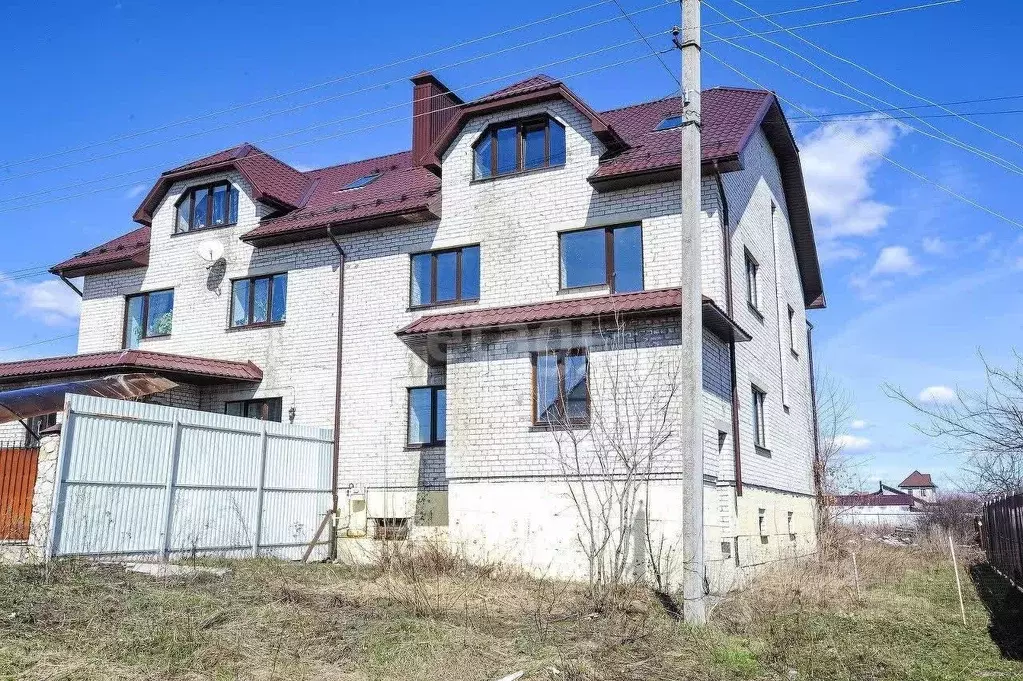 Дом в Воронежская область, с. Семилуки ул. Молодежная, 2 (378 м) - Фото 1