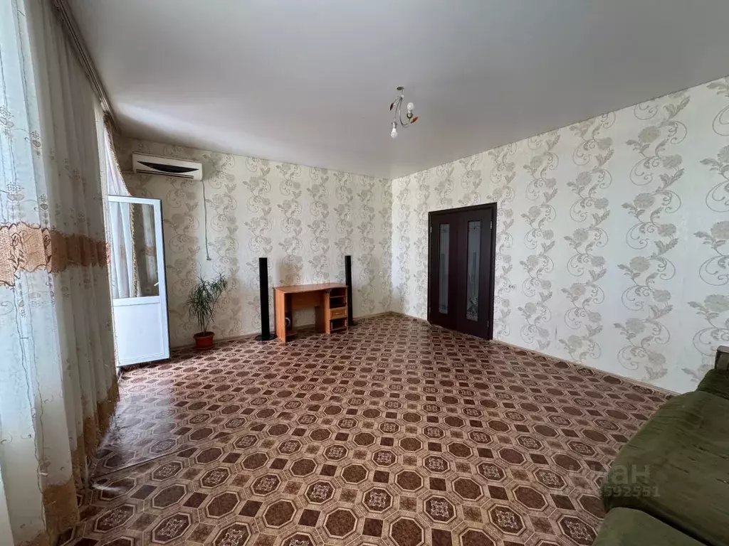 2-к кв. Астраханская область, с. Красный Яр ул. Ватаженская, 4А (70.8 ... - Фото 1