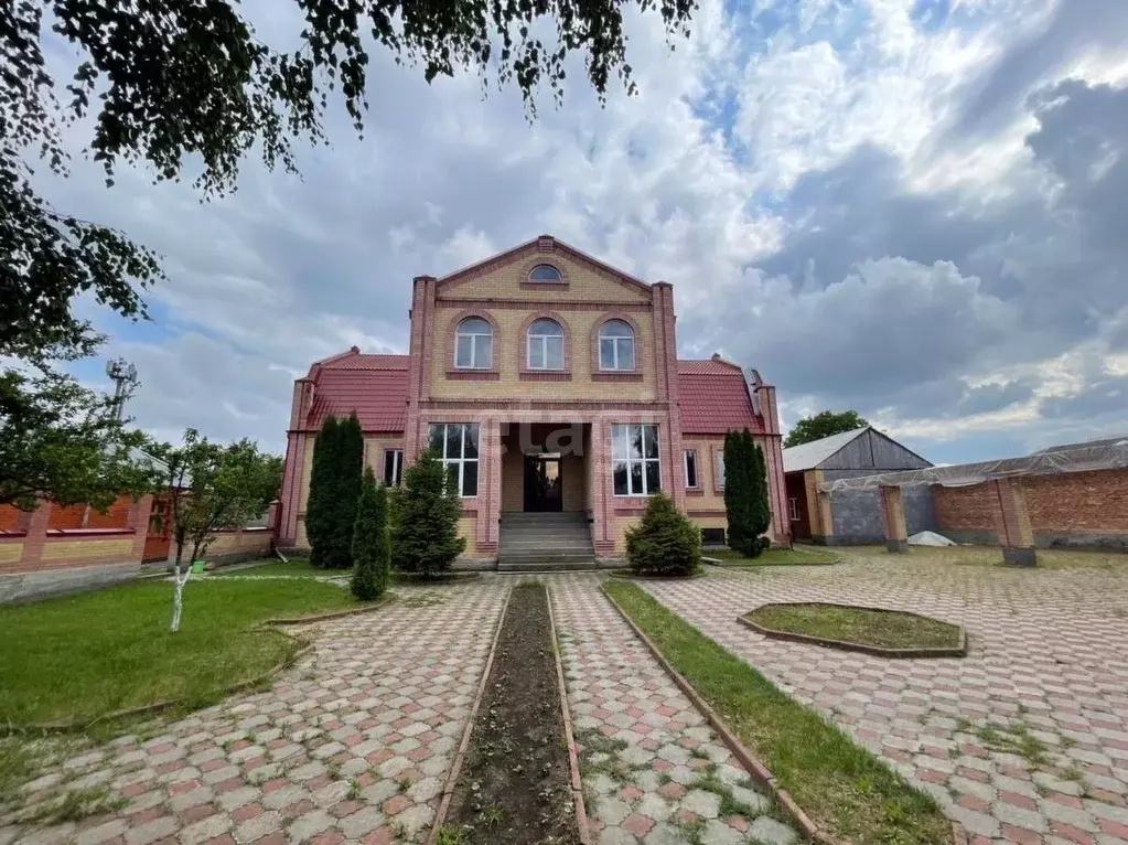 Дом в Ингушетия, Назрановский район, с. Экажево  (760 м) - Фото 0