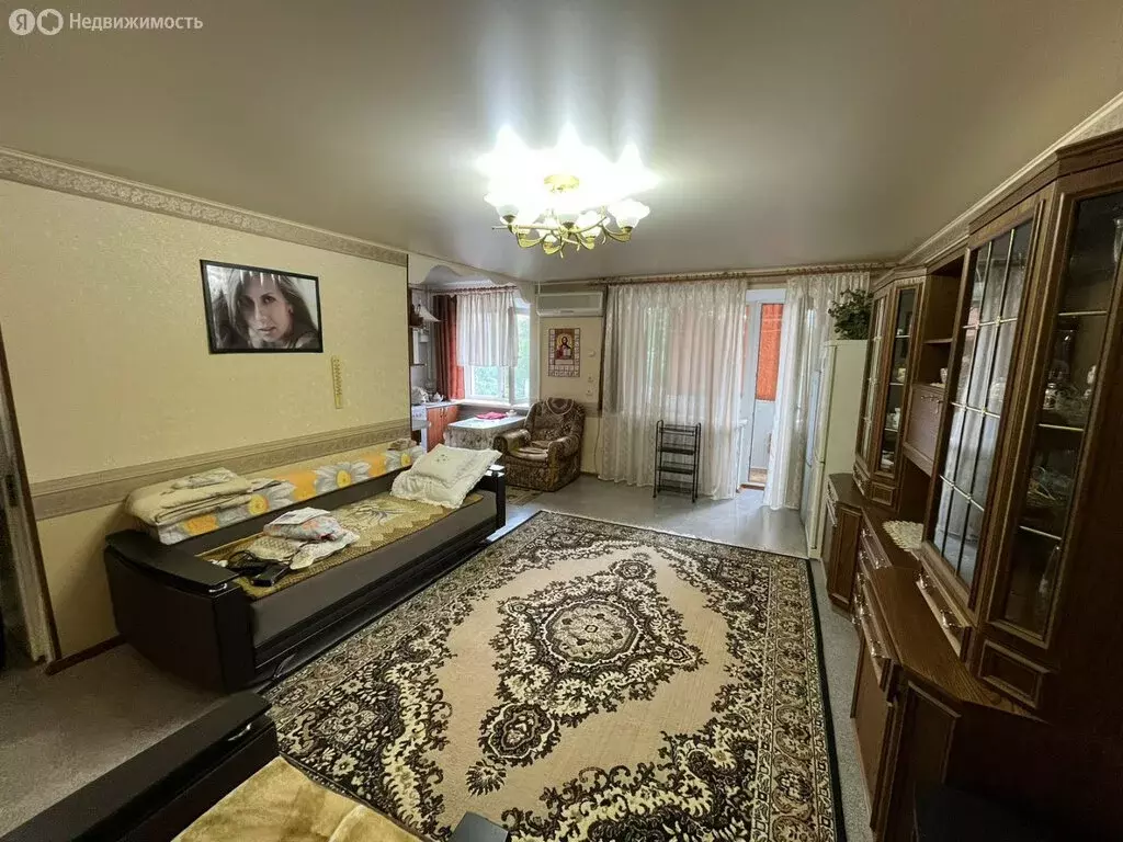 3-комнатная квартира: Шахты, улица Разина, 13 (61.3 м) - Фото 0