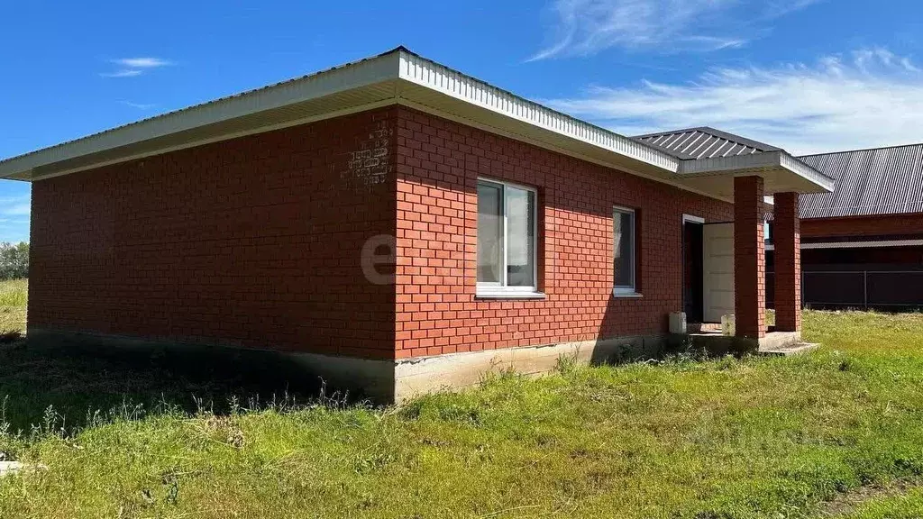 Дом в Башкортостан, Уфимский район, Дмитриевский сельсовет, д. ... - Фото 1