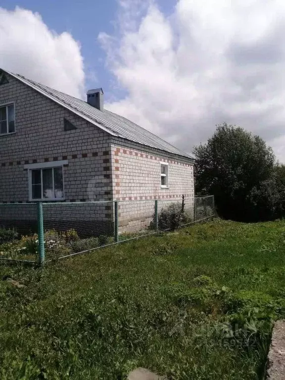 Дом в Липецкая область, Долгоруковский сельсовет, с. Долгоруково ул. ... - Фото 1