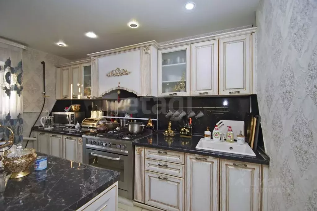 Дом в Омская область, Омск Порт-Артур мкр, ул. Литовская, 13 (147 м) - Фото 1