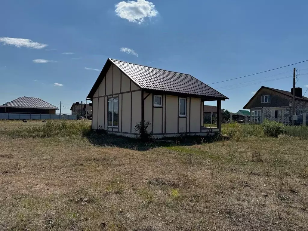 Дом в Саратовская область, Энгельсский район, Новопушкинское ... - Фото 1
