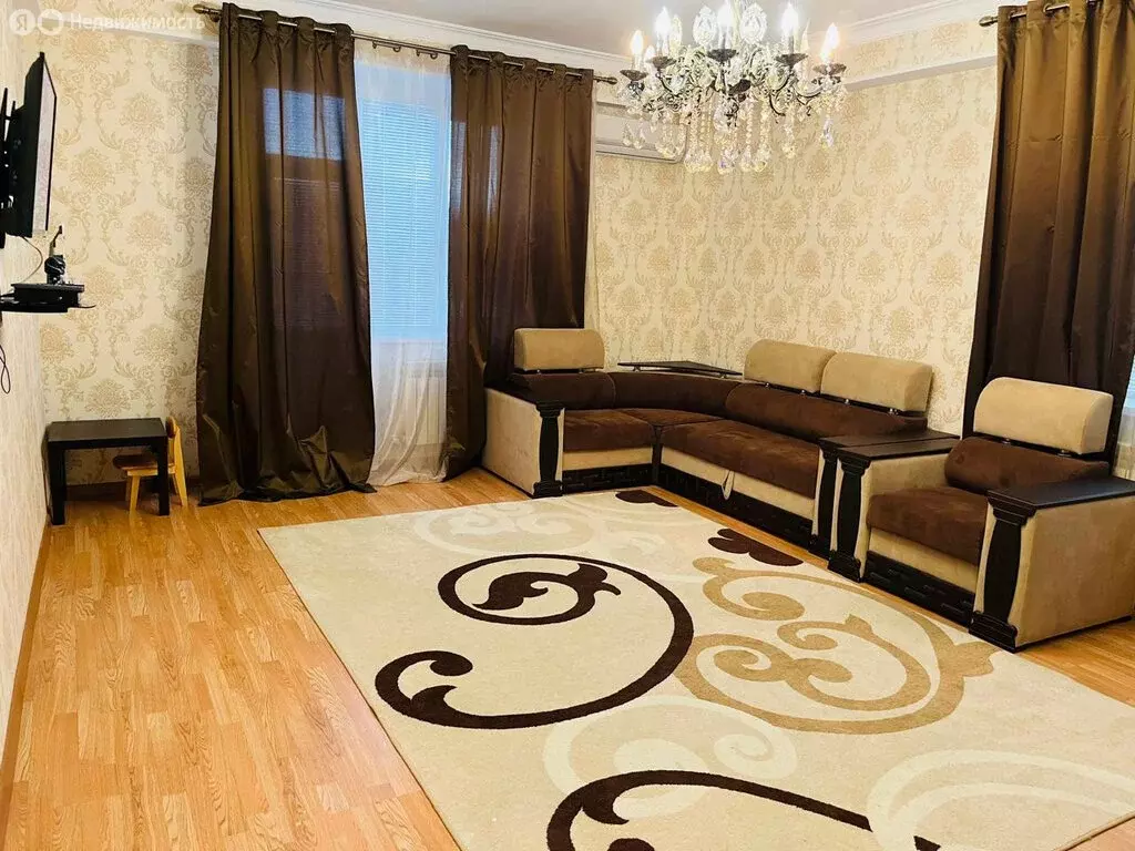 3-комнатная квартира: Каспийск, проспект Акулиничева, 23 (106 м) - Фото 0