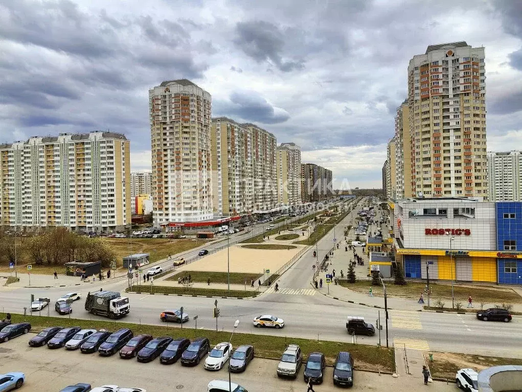 Продается 3-комнатная квартира - Фото 1