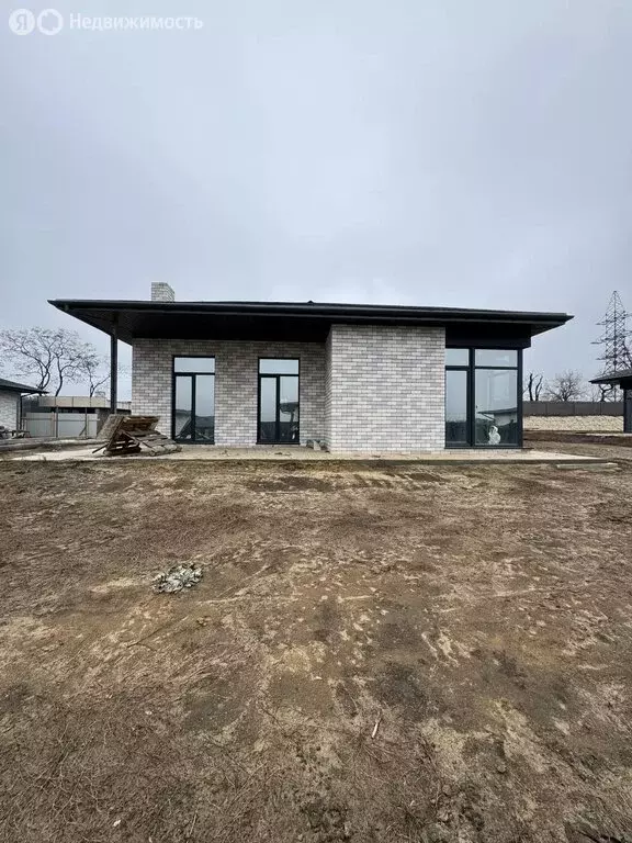 Дом в Волгоград, улица Джамбула Джабаева (167 м) - Фото 2