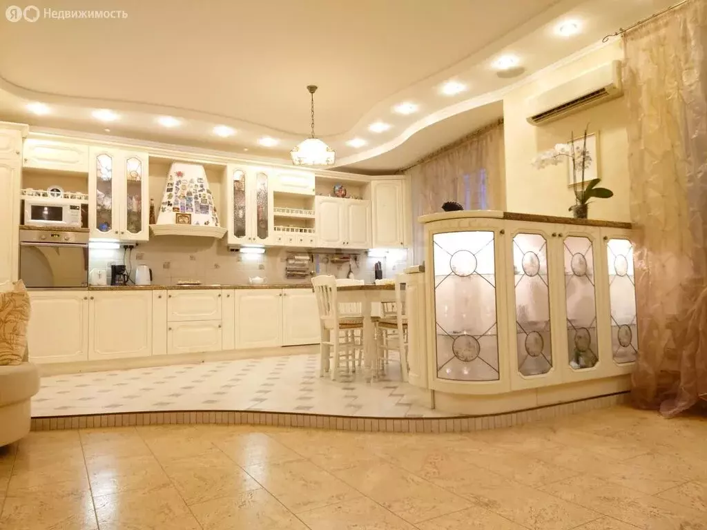 4-комнатная квартира: Омск, улица Яковлева, 112к1 (140.5 м) - Фото 0