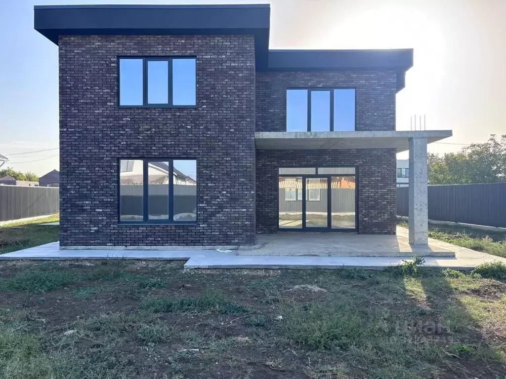 Дом в Адыгея, Тахтамукайский район, Старобжегокай аул  (303 м) - Фото 1