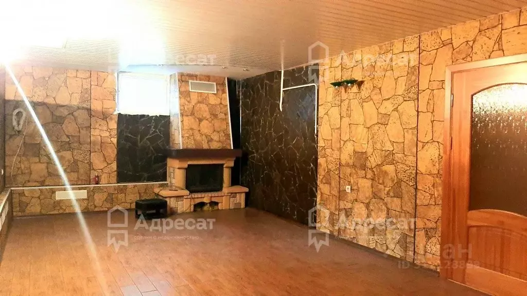 Дом в Волгоградская область, Волгоград ул. Красных Командиров (357 м) - Фото 0