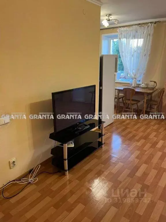 3-к кв. Красноярский край, Красноярск ул. Кирова, 10 (56.0 м) - Фото 1