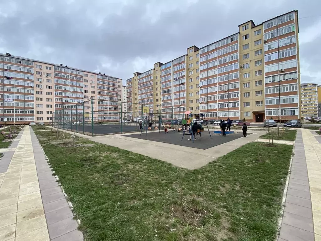 3-к кв. Дагестан, Каспийск ул. Зейнудина Батманова, 16 (92.27 м) - Фото 0