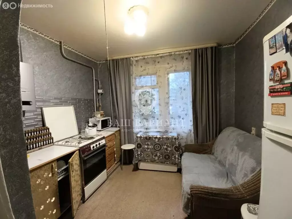 3-комнатная квартира: Рыбинск, улица Суркова, 5 (62 м) - Фото 1